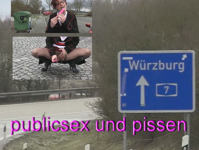 Öffentlicher Dildofuck und Pissen