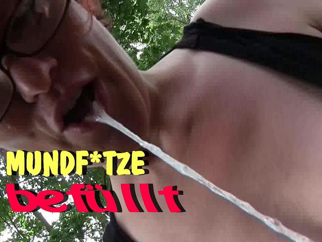 Sperma in der Mundfotze